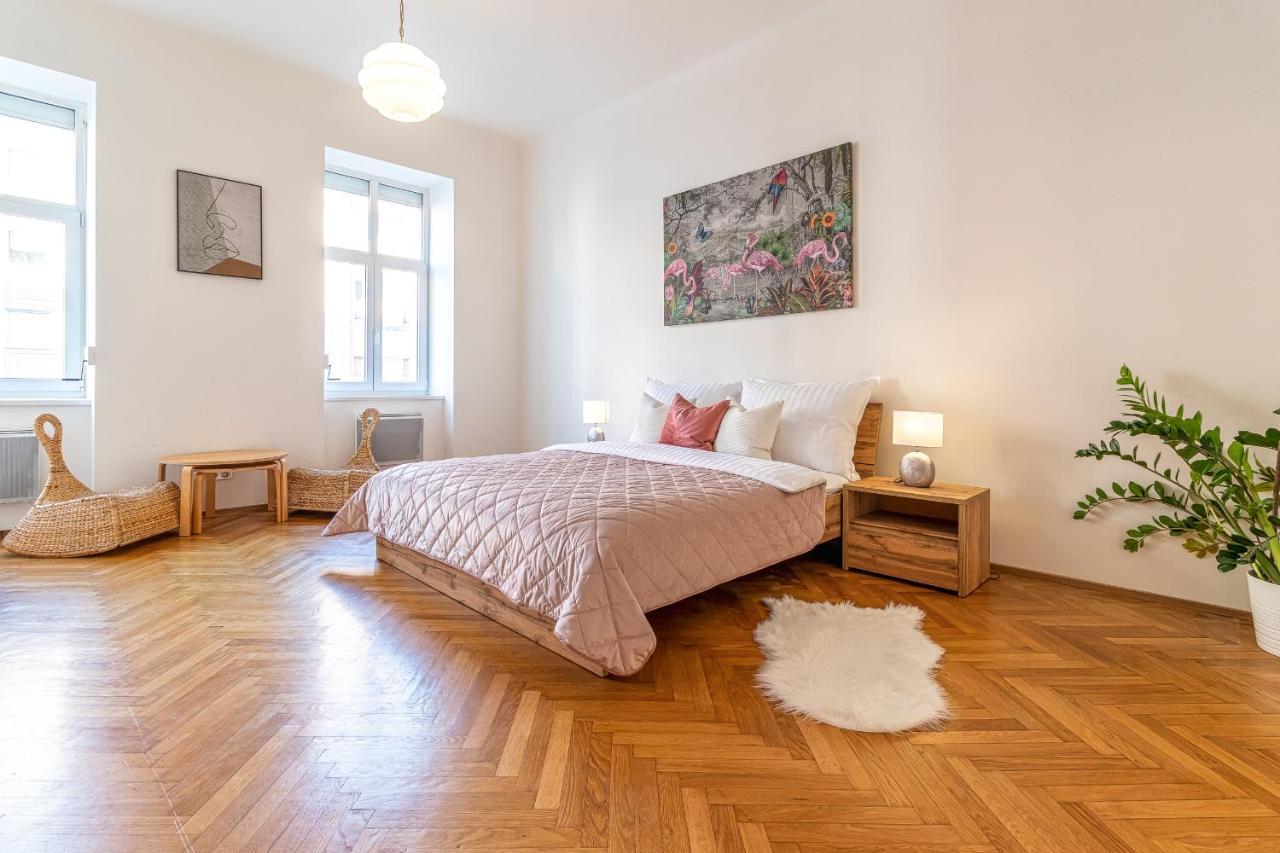 Stylish Luxury Flat In Old Town Daire Bratislava Dış mekan fotoğraf