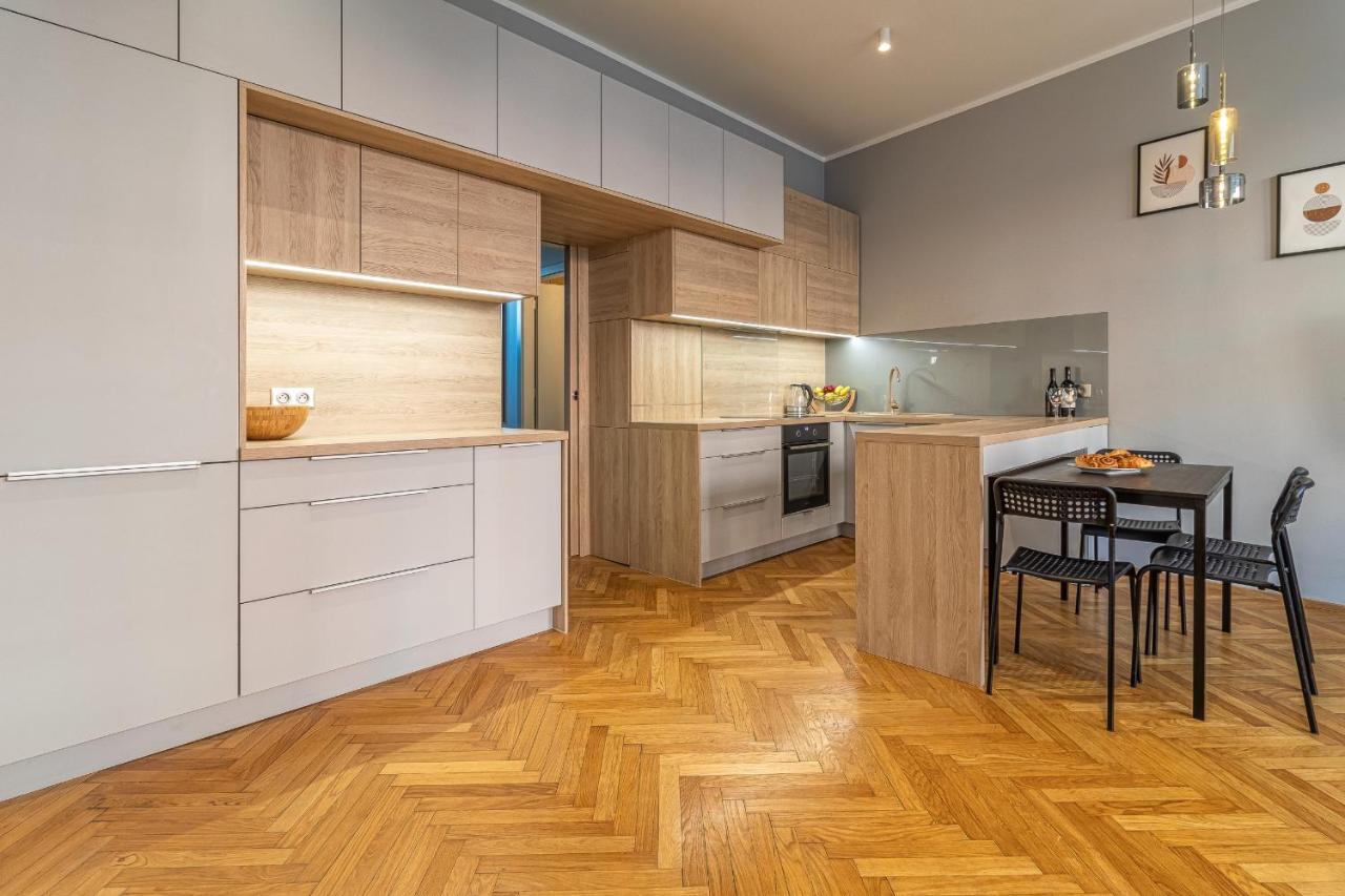 Stylish Luxury Flat In Old Town Daire Bratislava Dış mekan fotoğraf